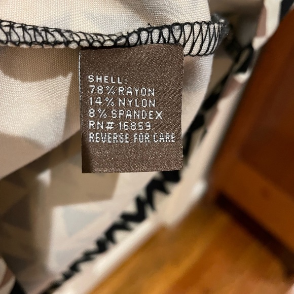 NWOT J. McLaughlin Cadence Geometric Print Shift Dress with 3/4 Sleeves Sz Small - Picture 5 of 6